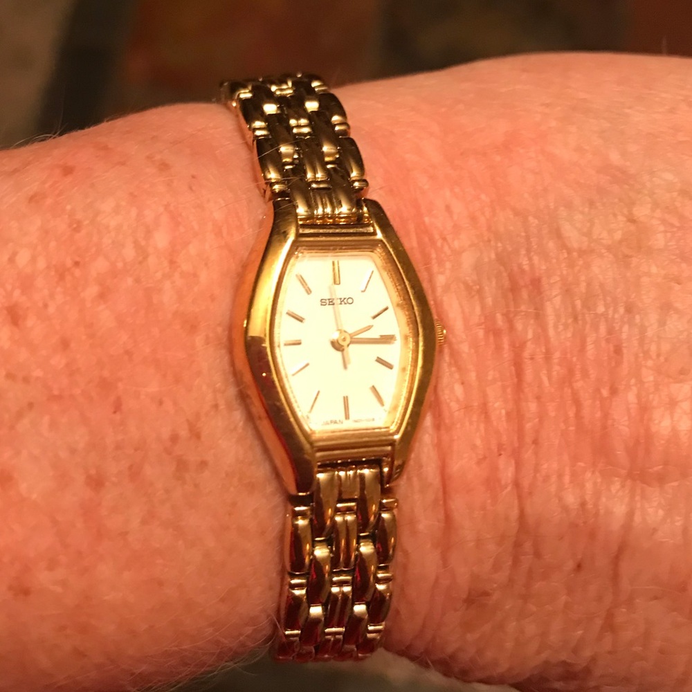 Seiko gold tone bracelet watch